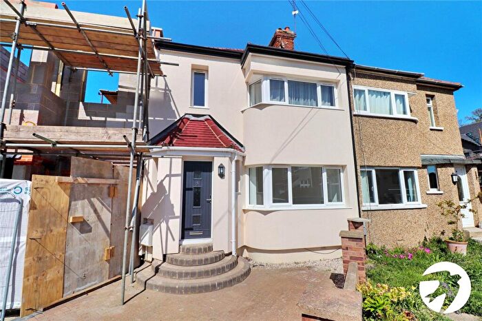 4 Bedroom Semi Detached House For Sale In Friars Walk, Abbey Wood, London, SE2