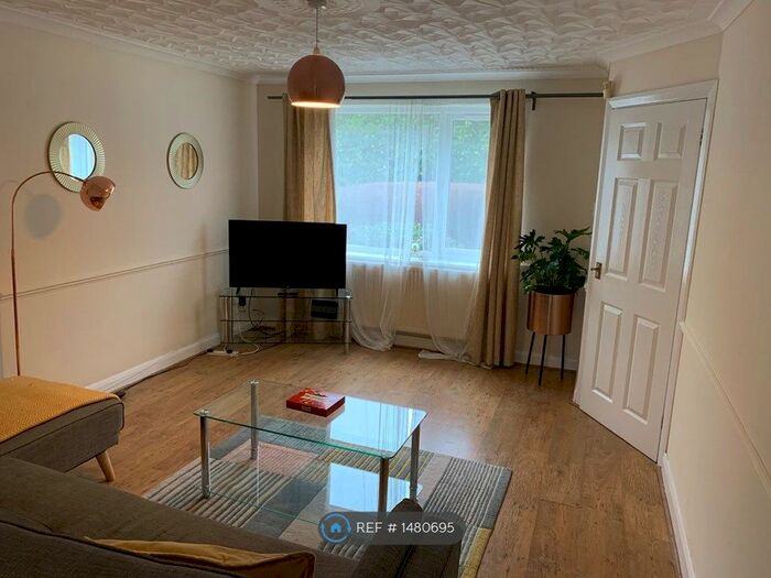 3 Bedroom Semi-Detached House To Rent In Forrabury Avenue, Bradwell Common, Milton Keynes, MK13