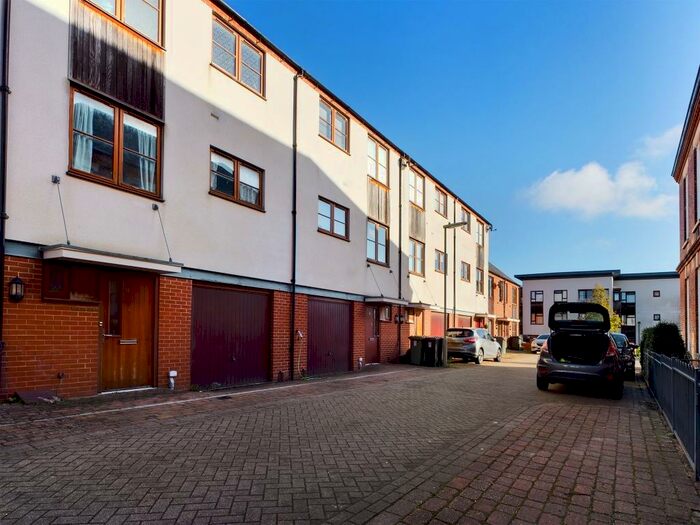 3 Bedroom Terraced House To Rent In Watertower Way, Limes Park, Basingstoke, RG24