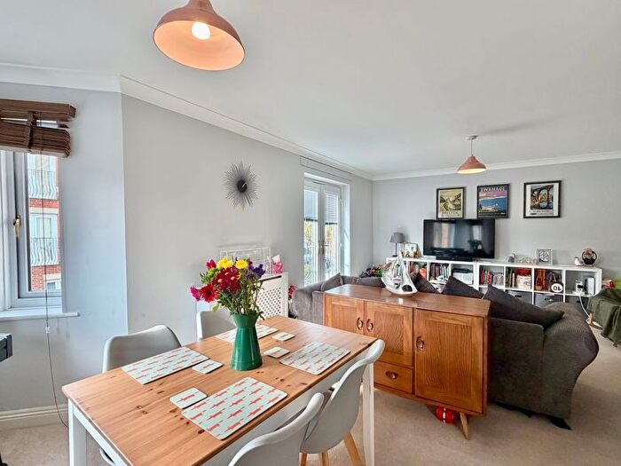 2 Bedroom Flat For Sale In Solomon Way, Hamworthy, Poole, BH15