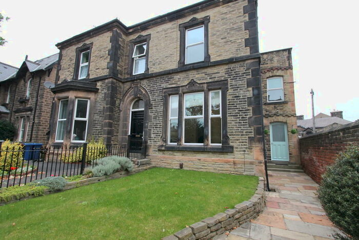 3 Bedroom Semi-Detached House To Rent In Huddersfield Road, Barnsley, S75