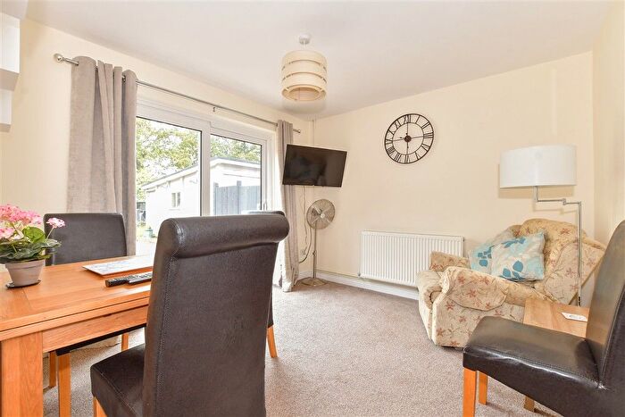 3 Bedroom Semi-Detached House For Sale In Wyphurst Road, Cranleigh, Surrey, GU6