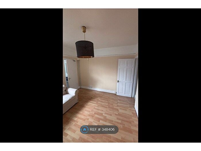 3 Bedroom Terraced House To Rent In Boston Road, London, W7