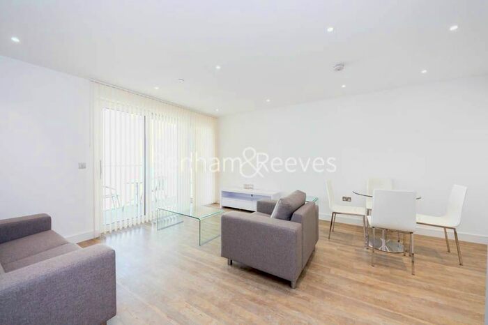 1 Bedroom Flat To Rent In Collet House, Nine Elms, SW8