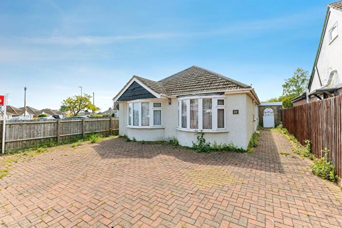 3 Bedroom Detached Bungalow For Sale In Woodside Avenue, Northampton, NN3