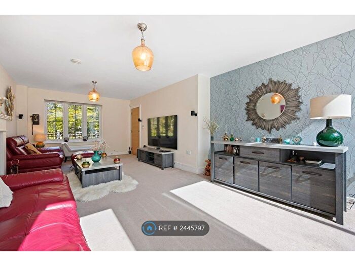 4 Bedroom Detached House To Rent In Olive Grove, Chigwell, IG7