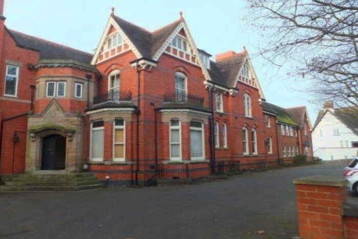 3 Bedroom Flat To Rent In Anchorage Road, Sutton Coldfield, B74