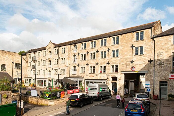2 Bedroom Flat For Sale In Lamb Yard, Bradford-on-Avon, BA15