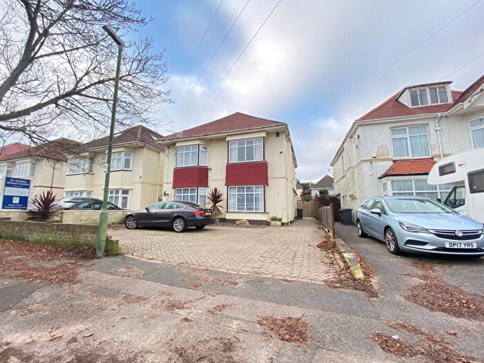 2 Bedroom Flat To Rent In Southwood Avenue, Bournemouth, BH6