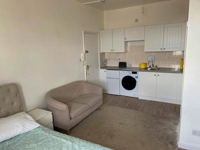 Studio To Rent In West End Lane, West Hampstead, NW6