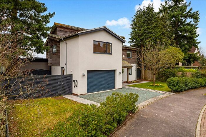 5 Bedroom Detached House For Sale In Heather Gardens, Newbury, Berkshire, RG14