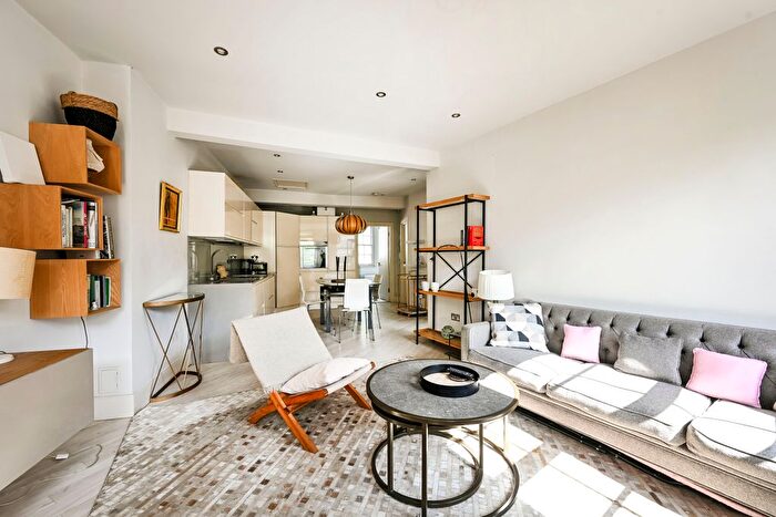 3 Bedroom End Of Terrace House For Sale In Causton Street, London, SW1P