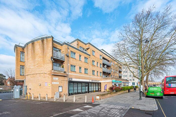 2 Bedroom Flat To Rent In Norwood Road, West Norwood, London, SE27