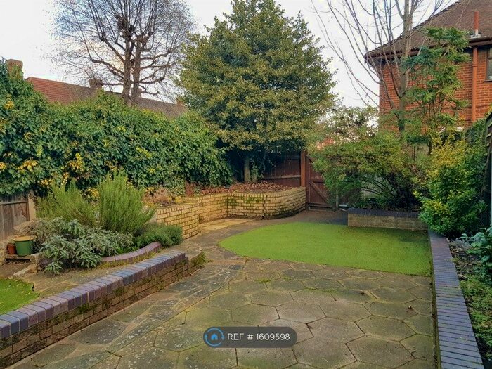 3 Bedroom End Of Terrace House To Rent In Shirley Street, London, E16