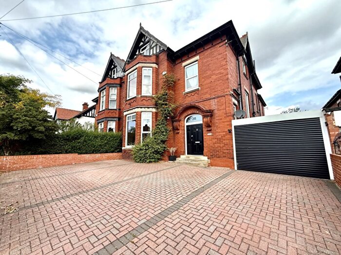 6 Bedroom Semi-Detached House For Sale In Park Road, Hartlepool, TS26
