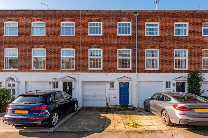 6 Bedroom Terraced House To Rent In Blenheim Gardens, Kingston, Kingston Upon Thames, KT2
