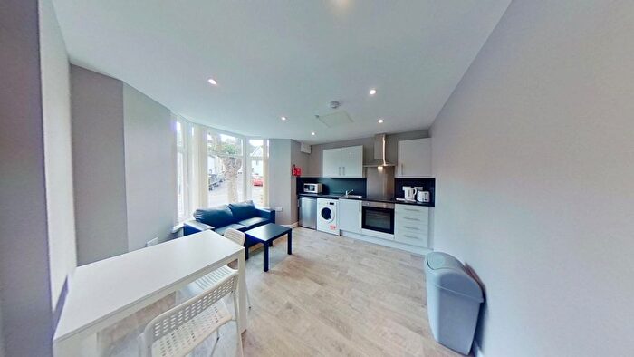 1 Bedroom Flat To Rent In Broadway, Treforest, CF37