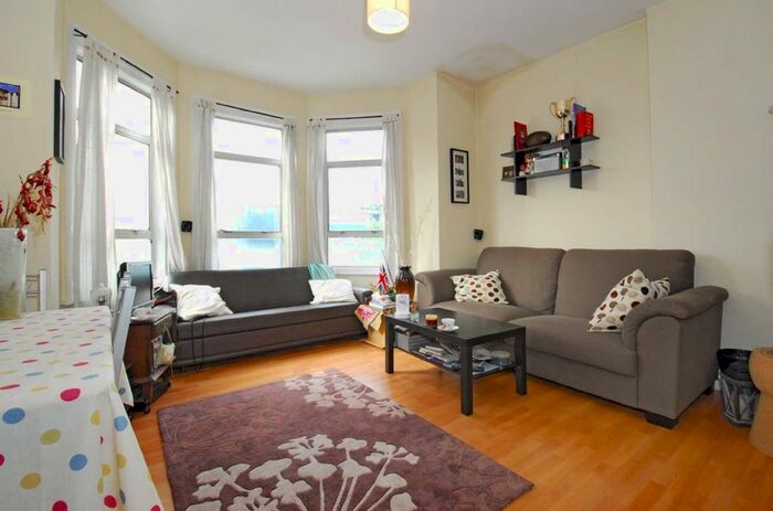 1 Bedroom Flat To Rent In Balham High Road, London SW17