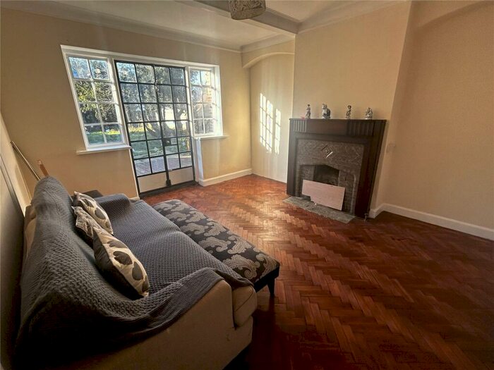 1 Bedroom Detached House To Rent In Bromley Common, Bromley, BR2