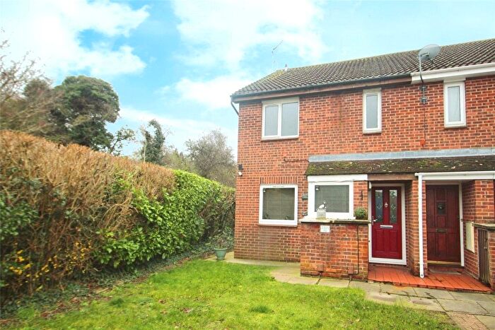 1 Bedroom Maisonette To Rent In Invicta Court, Milton Regis, Sittingbourne, Kent, ME10