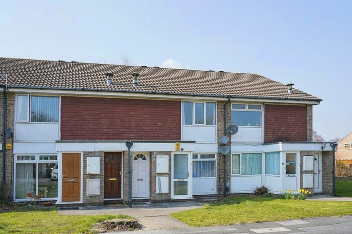 1 Bedroom Flat To Rent In Turnberry View, Leeds, West Yorkshire, LS17