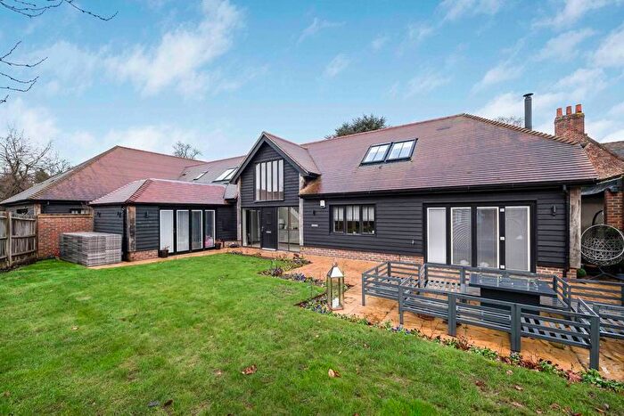 4 Bedroom Link Detached House For Sale In Southfleet, Gravesend, DA13