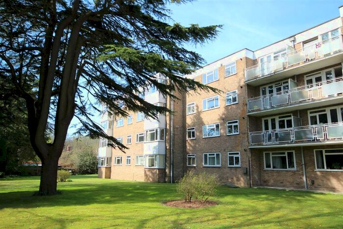 2 Bedroom Flat To Rent In The Priory, London Road, Patcham, Brighton, BN1