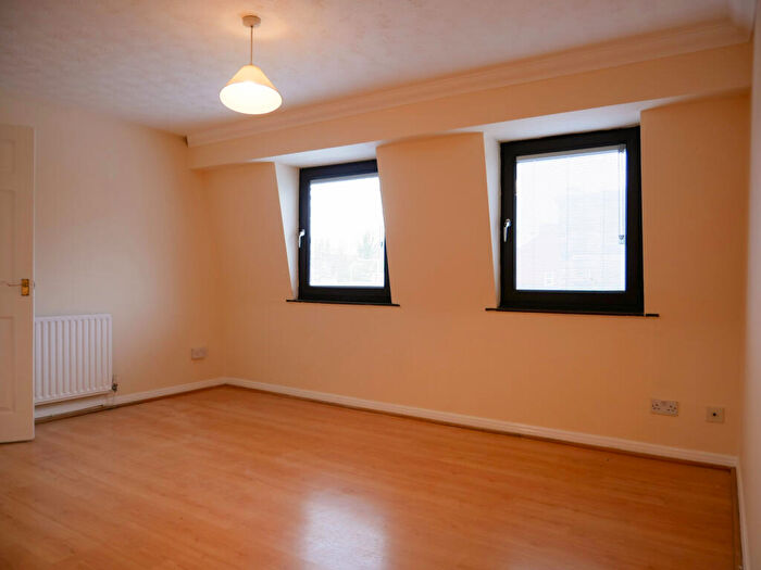 2 Bedroom Flat To Rent In Brook Street, Wrexham, LL13