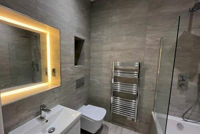 2 Bedroom Flat To Rent In Downmill Road, Bracknell, RG12