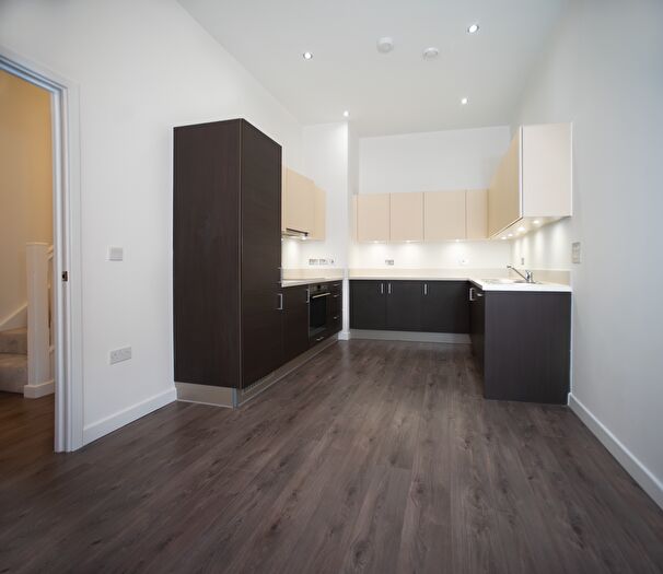 3 Bedroom Flat For Sale In The Avenue, West Ealing, W13