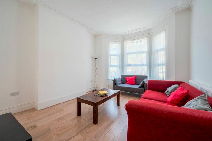 1 Bedroom Flat To Rent In Corrance Road, Brixton, London, SW2