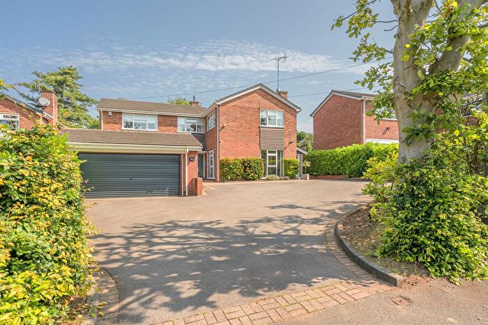 4 Bedroom Detached House For Sale In Beech Close, Kinver, DY7