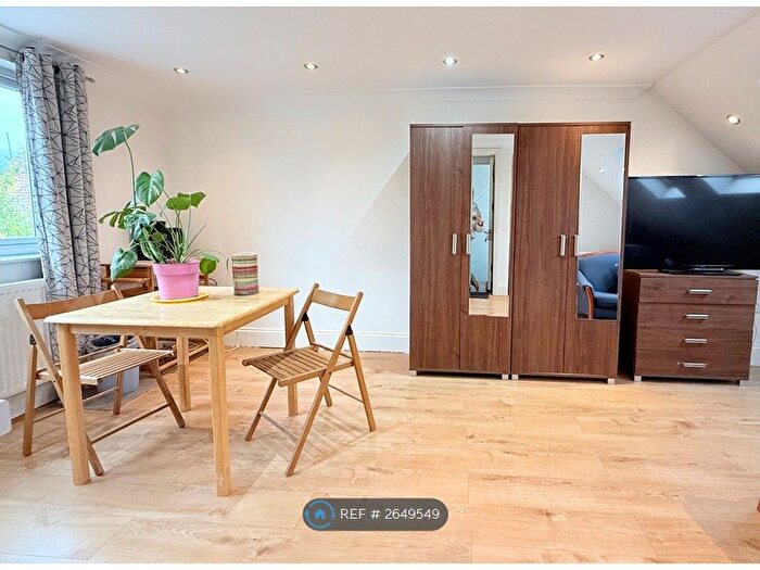 Studio To Rent In Carlisle Avenue, London, W3