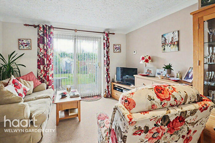2 Bedroom Terraced House For Sale In Duncan Close, Welwyn Garden City, AL7