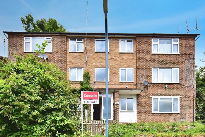 2 Bedroom Flat For Sale In Roseholme, Maidstone, ME16
