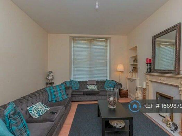 2 Bedroom Flat To Rent In Newton Street, Greenock, PA16