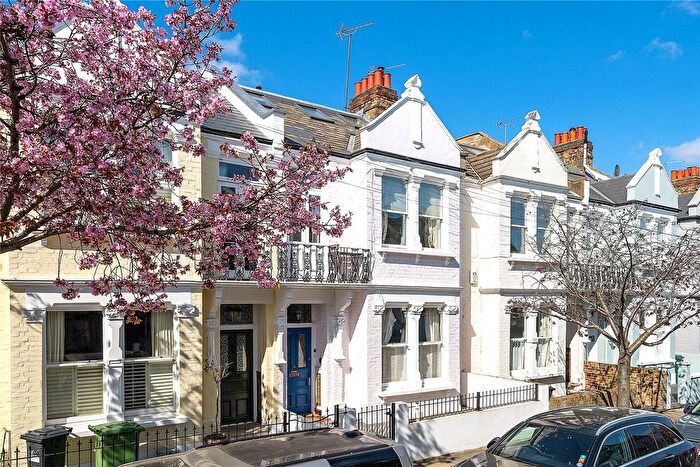 2 Bedroom Flat For Sale In Hestercombe Avenue, London, SW6