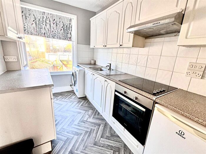 1 Bedroom Apartment For Sale In Bridge Road, Southampton, Hampshire, SO19