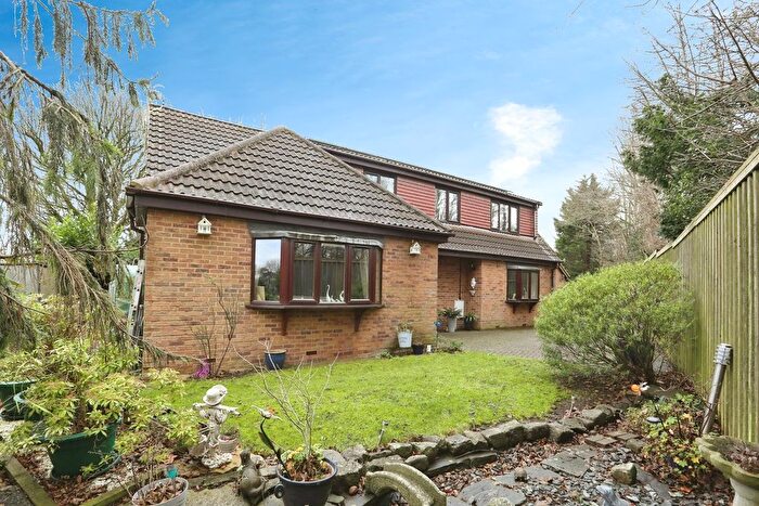 4 Bedroom Detached House For Sale In Common Road, Chatham, ME5