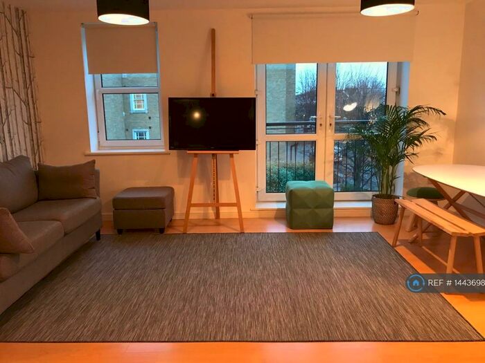 2 Bedroom Flat To Rent In Queensbridge Road, London, E8