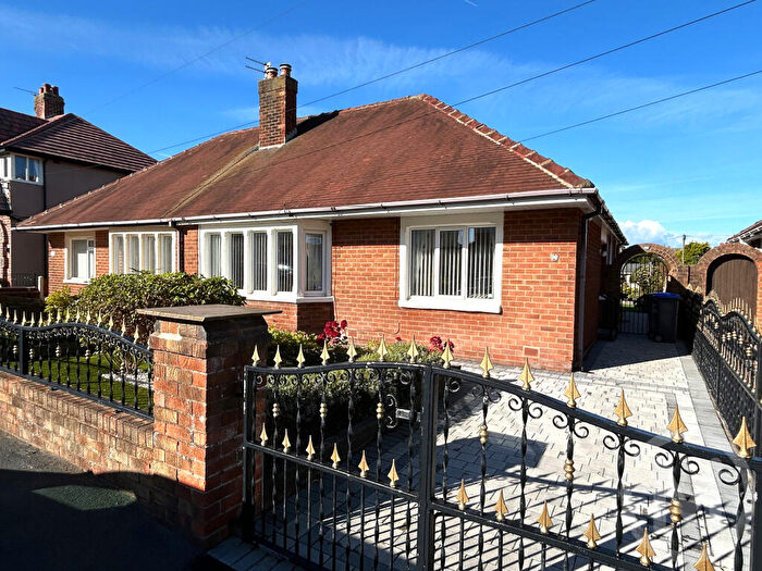 2 Bedroom Semi-Detached Bungalow For Sale In Beaufort Avenue, Bispham, FY2