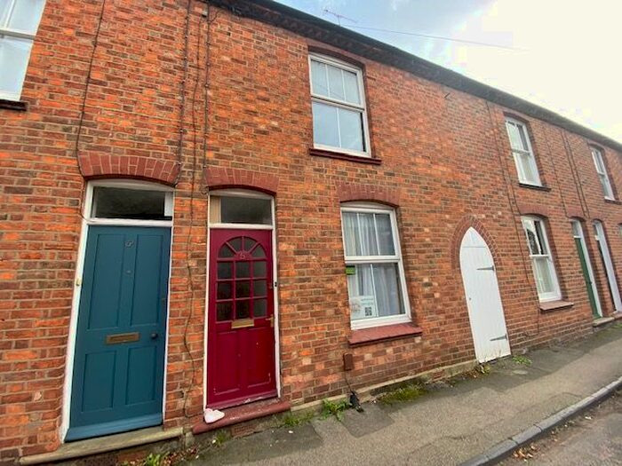 2 Bedroom Property To Rent In Coronation Road, Stony Stratford, Milton Keynes, MK11