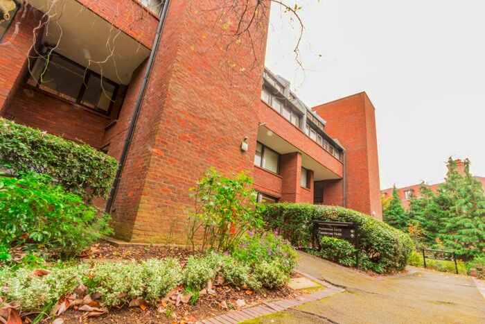 2 Bedroom Flat To Rent In Chandos Way, Wellgarth Road, London, NW11