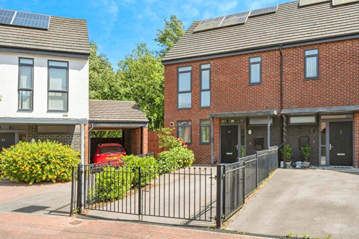 3 Bedroom Semi-Detached House For Sale In Heartswood Road, Bentley, Doncaster, DN5
