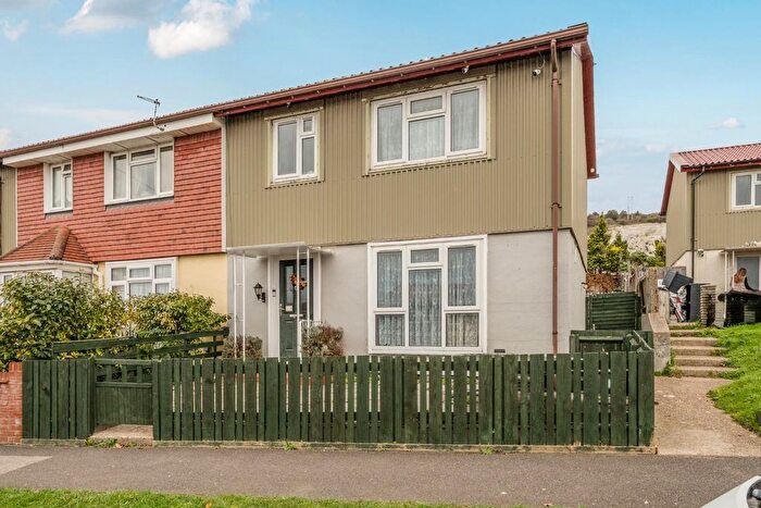 3 Bedroom End Terrace House For Sale In Deerhurst Crescent, Portsmouth, PO6