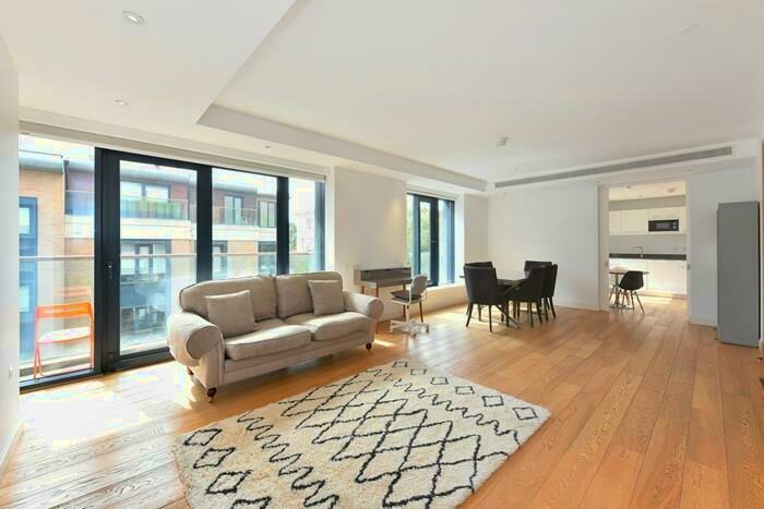 3 Bedroom Apartment To Rent In Gloucester Avenue, Primrose Hill, NW1
