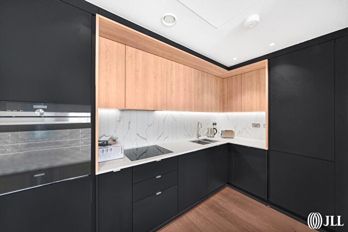 2 Bedroom Apartment To Rent In Gasholder Place London, SE11