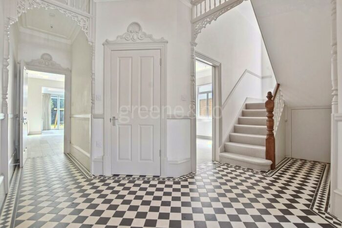 6 Bedroom House To Rent In Cranhurst Road London, NW2