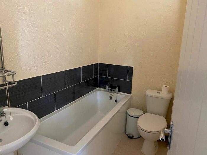 1 Bedroom Flat To Rent In Constitution Hill, Chatham, ME5