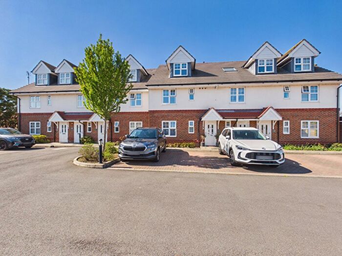 2 Bedroom Flat For Sale In Littleton Road, Ashford, Surrey, TW15